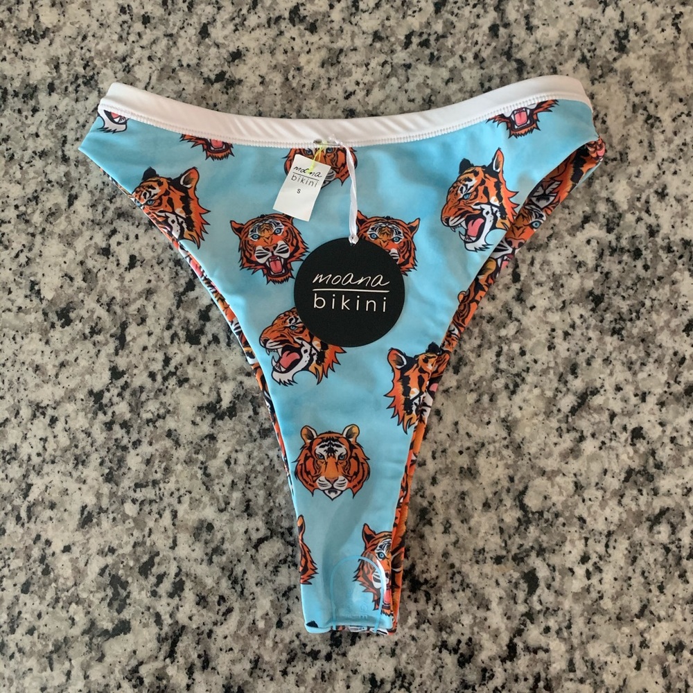 BNWT Moana Bikini Tiger Tantrum Bottoms